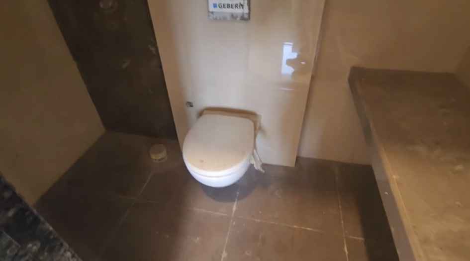 Ajmera-Downtown-bathroom