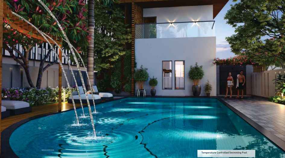 Astoria-Royals-swimming-pool