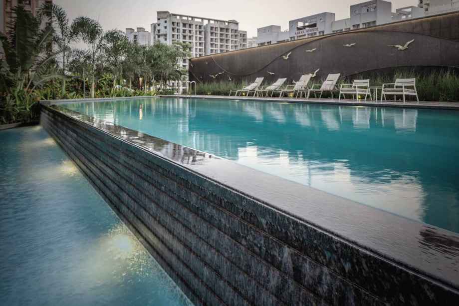 Platinum-Mansionz-Amenities-Infinity-Pool