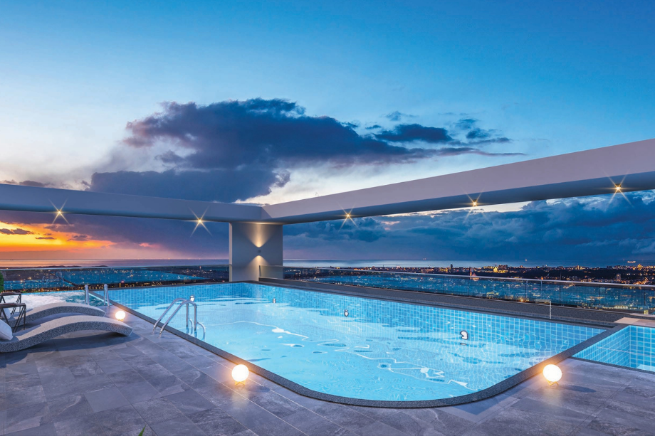 Pyramid-Crown-8-Amenities-Infinity-Pool