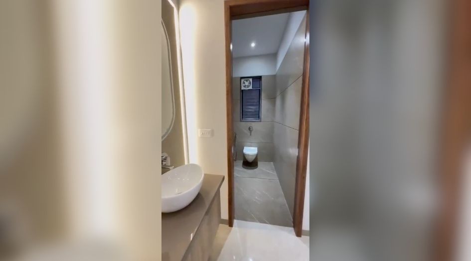 Santiago-Sky-Town-Internal-Gallery-Washroom