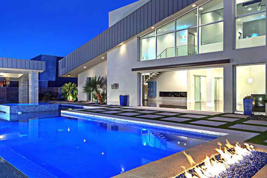 Sukhwani-Sepia-swimming-pool