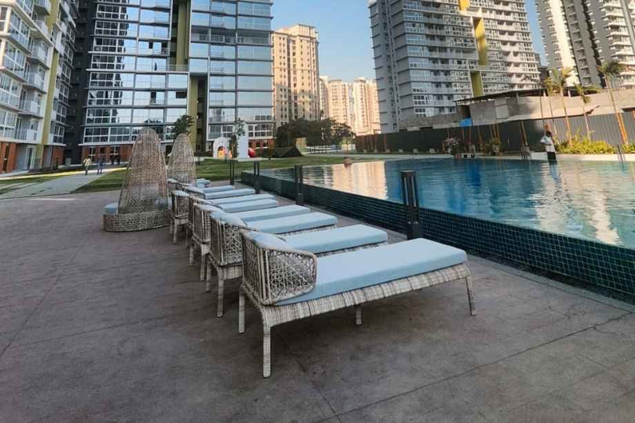 Tata-Serein-Amenities-Swimming-Pool-Deck