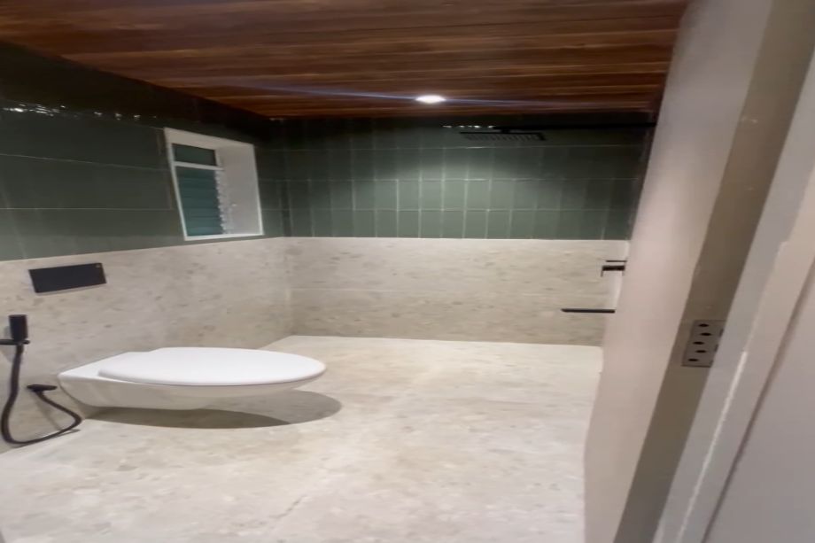 Vihang-Elysia-Thane infinity-Gallery-Internal-Common-Washroom