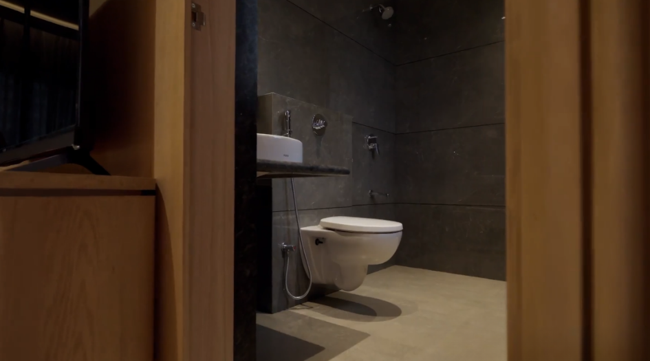 West-World-Internal-Bathroom